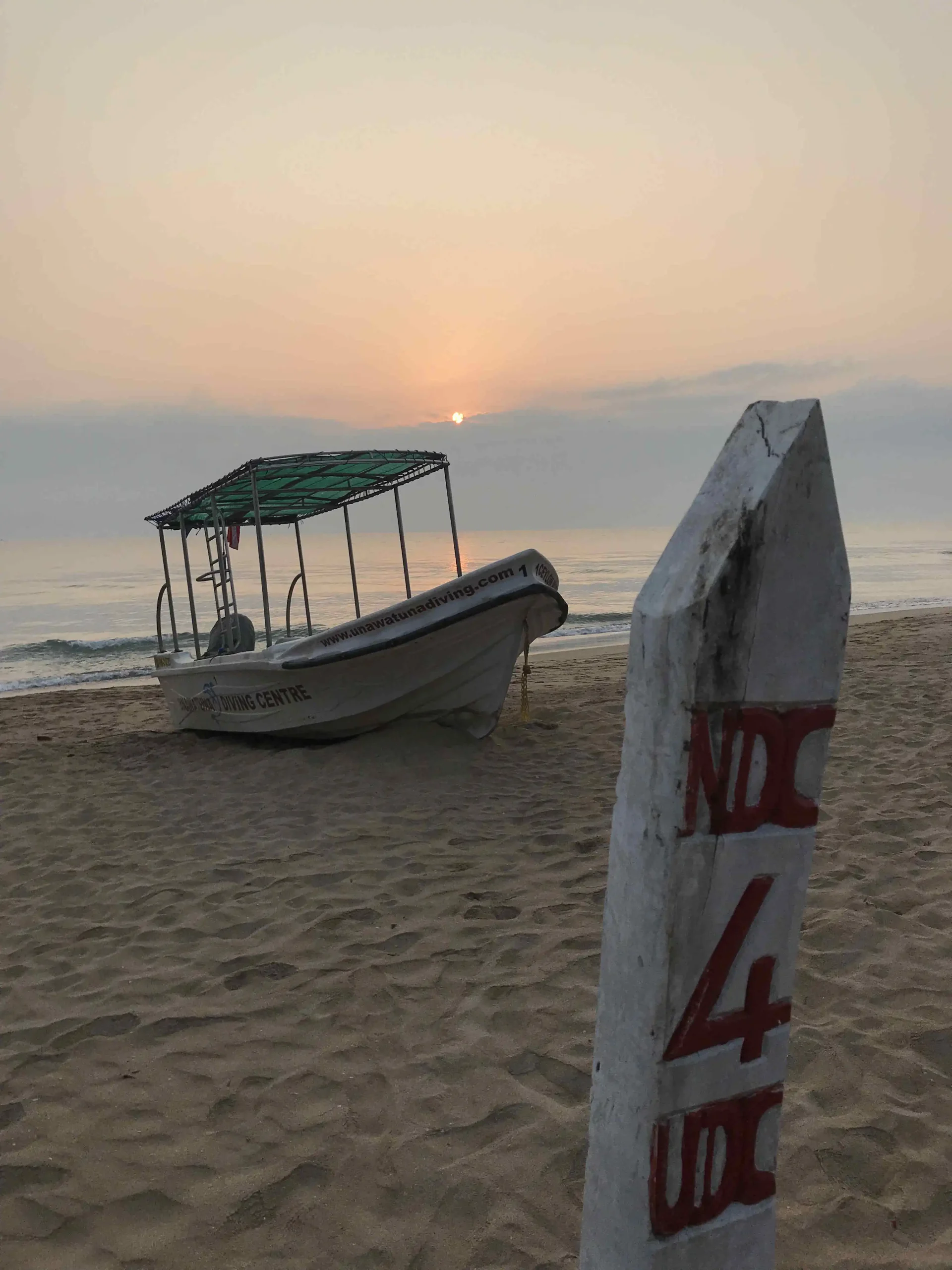 Trincomalee Nilaweli Beach